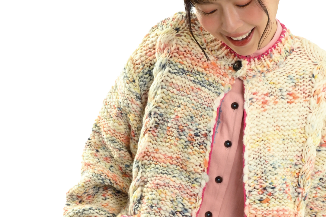 ブランド「AECA BLANC」のファッションショット